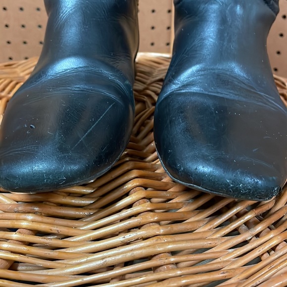 Tory Burch boots - Picture 3 of 13